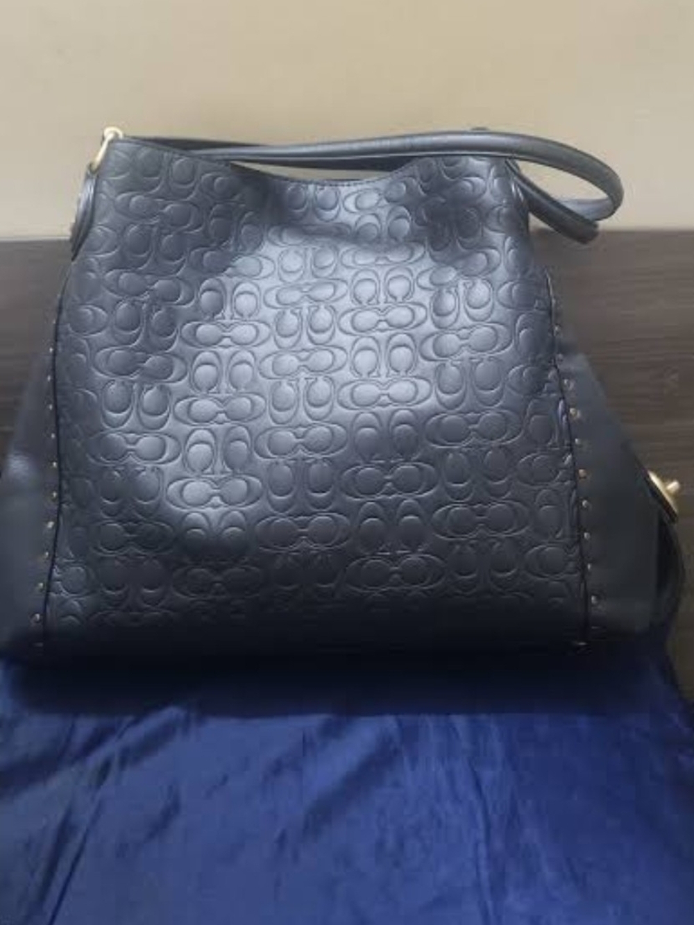 Embossed Navy Edie Shoulder Bag 31 In Signature Leather With Rivets